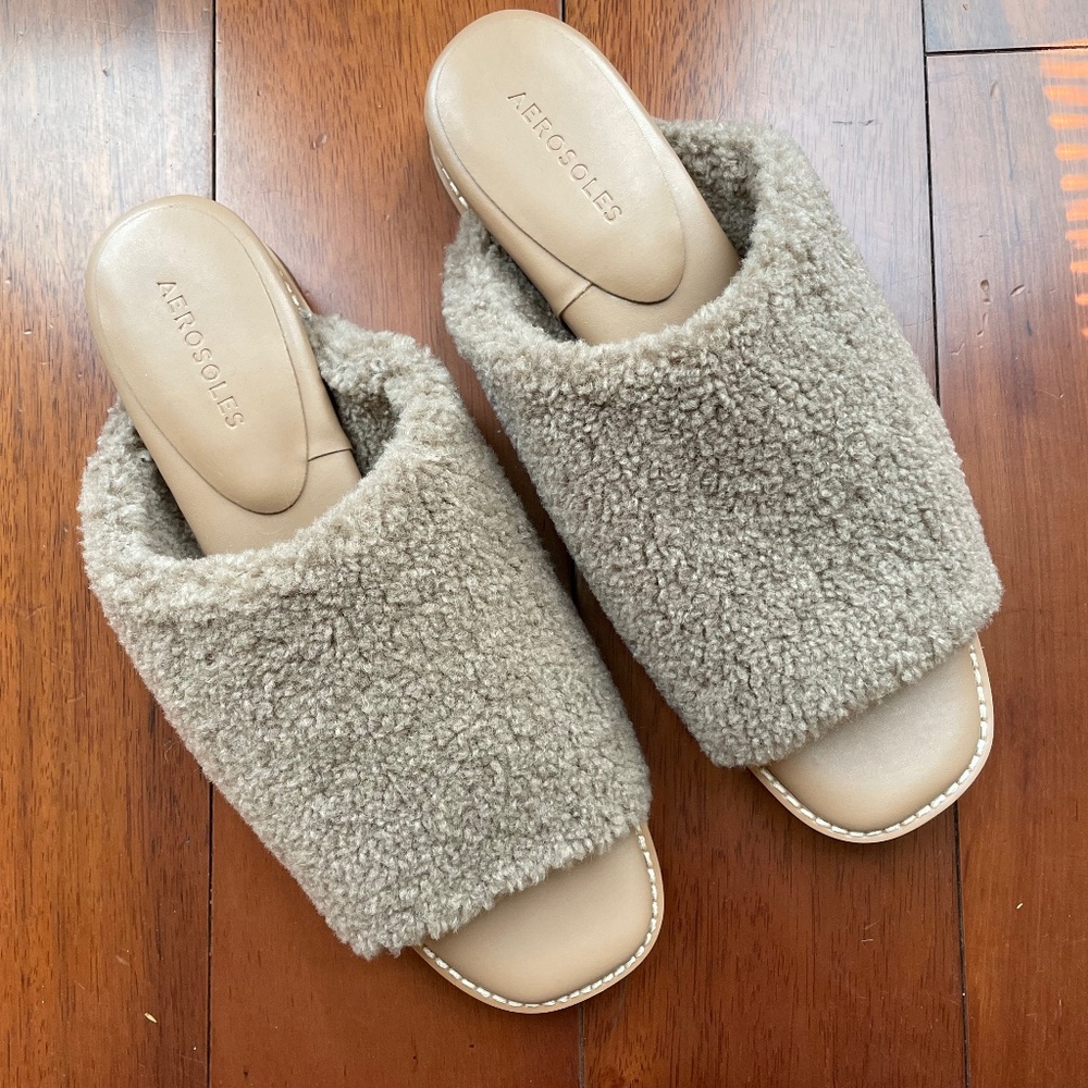 Aerosoles Fuzzy Faux Shearling Tan Slides size 11